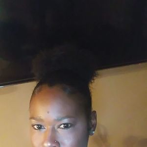 Meet your Posher, Detronna